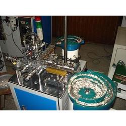 自動化未來 自動鉚接機批發供應與機器人研發的協同發展